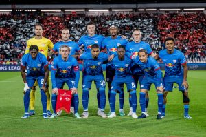 BIKOVI NAKON PLASMANA U OSMINU FINALA LŠ OBJAVILI SNIMAK I PORUČILI: ‘Mi smo Lajpcig!’ (VIDEO)