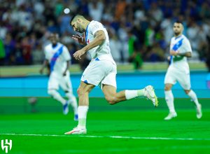 MITROVIĆ JAČI I OD ‘POVREDE’: Reprezentativac Srbije postigao deveti gol na šestoj utakmici za Al Hilal! (VIDEO)