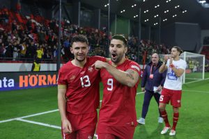 MITROVIĆ POSLAO JASNU PORUKU: ‘Bukirajte hotele po Nemačkoj!’ (VIDEO)