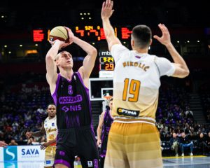 (POLUVREME) CRNO-BELI VIDNO ISCRPLJENI NAKON UTAKMICE SA FENERBAHČEOM: Igokea neverovatnim procentom za tri ima dvocifrenu prednost u Areni!