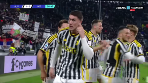 ONI DA KRITIKUJU, ON DA IH UTIŠA: Vlahović odgovorio kritičarima! (VIDEO)