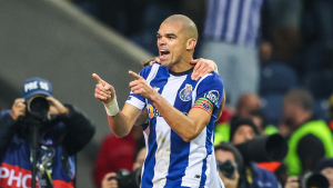 OVAKO NEŠTO JOŠ UVEK NIJE DOŽIVEO: Pepe dobio najbizarniji crveni karton u karijeri! (VIDEO)