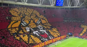„DOBRODOŠLI U PAKAO“: Pogledajte neverovatnu koreografiju navijača Galatasaraja pred meč sa Junajtedom (FOTO+VIDEO)