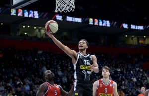 MOĆNO PRVO POLUVREME PARTIZANA OSTAVILO BORAC U DEBELOM MINUSU: Raspoloženi ‘crno-beli’ već imaju pobedu u džepu!