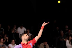 IGRA ŽIVACA: Novak posle borbe u kojoj je čak viđena i krv uspeo da dobije Runea! (VIDEO)