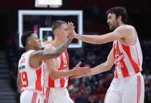 (POLUVREME) PODGORIČANI KRENULI SILOVITO, ALI ZVEZDA BRZO PREOKRENULA: Tobi igra najbolju partiju do sada!