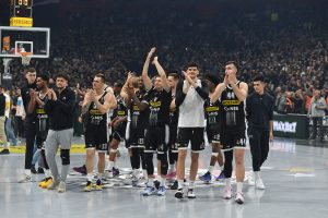 BRITANSKI AMBASADOR ODUŠEVLJEN PARTIZANOM! Gledao meč sa Panatinaikosom, pa se obratio na srpskom (VIDEO)