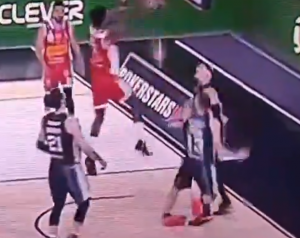 UZNEMIRUJUĆI SNIMAK: Užasna povreda Ognjena Dobrića, ne sluti na dobro…(VIDEO)