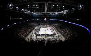 GROBARI TRANSPARENTIMA ISPROZIVALI MIROTIĆA: „Čekaj me, ja sigurno neću doći“ (FOTO)