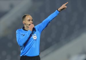 MINAKOVIĆ SVOJOM SMIRENOŠĆU ‘DEBITANTSKI’ DERBI DRŽAO POD KONTROLOM: Iako su mnogi sumnjali, sudija iz Novog Sada odradio je besprekoran posao!