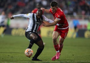 (POLUVREME) BEZ GOLOVA NA ČAIRU: Radnički pokazao zube Partizanu! (FOTO)