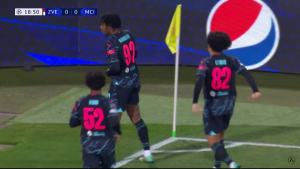 SITI IZ PRVOG ŠUTA POVEO PROTIV ZVEZDE: Hamilton matirao Glazera! (VIDEO)