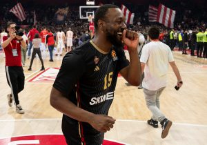 VOLKER UPOREDIO ATMOSFERU VEČITIH: „Rekli su mi sačekaj tek meč sa Partizanom, bili su u pravu“ (VIDEO)