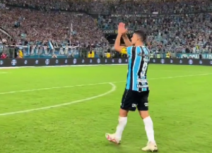 SUAREZ SE U SUZAMA OPROSTIO OD GREMIJA: Nema više prepreka da se obuče dres Intera (VIDEO)