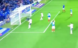 KAKO JE OVO MOGAO DA PROMAŠI? Zbog ovog poteza cela Engleska se hvata za glavu (VIDEO)