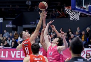 ZVEZDA JEDVA IZVUKLA ŽIVU GLAVU: Mega propustila priliku da posle Partizana i crveno-belima skine skalp!