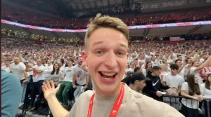 „NAVIJAČI CRVENE ZVEZDE, IMATE MOJE SRCE!“: Poznati jutjuber prvi put gledao košarkašku utakmicu na Večitom, nije krio oduševljenje (VIDEO)