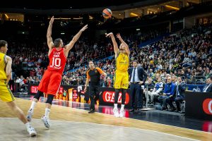 (POLUVREME) ALBINA SERIJA OSTAVILA ZVEZDU U ŠOKU: Crveno-beli moraju da idu na sve ili ništa u drugom poluvremenu!