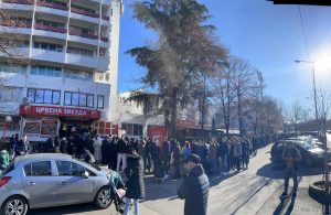 ARENA ĆE BITI PREPUNA: Delije napravile kilometarski red da bi došle do karata za večiti derbi! (FOTO+VIDEO)