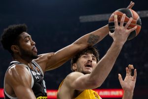 DOUŽER I NANELI DRŽE PARTIZAN U ŽIVOTU: Makabijevo neverovatno šutersko veče!