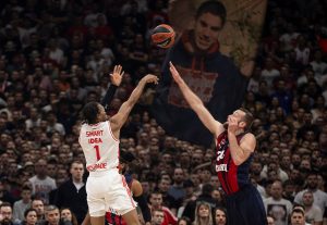 (POLUVREME) NBA ZVEZDA DOMINIRA U ARENI: Brutalni napad crveno-belih šokirao Baskoniju i Ivanovića!