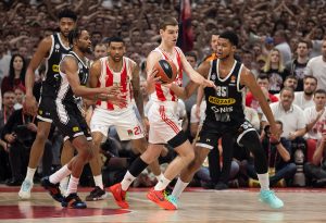 DA LI OVO TREBA DA BRINE ZVEZDAŠE?: Nikola Topić napustio Arenu zbog povrede!