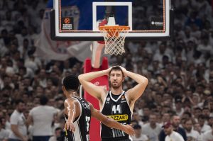 GROBARI BESNI NA IGRAČE PARTIZANA: „Gospodo, zapitajte se čiji dres nosite?“ (TVITOVI)