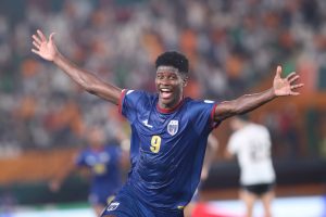 POSLEDNjI VOZ ZA KAMERUN I ALŽIR, KO IDE U OSMINU FINALA?