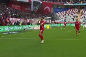 POTPUNI HAOS U TURSKOJ: Izraelac uhapšen nakon proslave gola, cela država je na nogama zbog ovog poteza (FOTO+VIDEO)