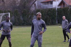 DEFANZIVAC ‘CRNO-BELIH’ SE VRATIO TRENINZIMA: Ujed psa sada je prošlost!