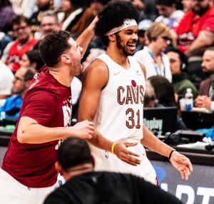 RAJAKOVIĆ KREĆE OD NULE: Poraz novokompanovih Reptorsa od Klivlenda, Bogdanovićev loš start! (VIDEO)