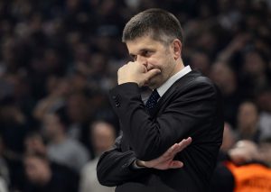 POSTOJI LI I JEDAN GOSTUJUĆI TRENER KOJI NIJE ZADIVLJEN GROBARIMA?! Šef struke Efesa oduševljen nakon meča! (VIDEO)