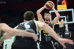 OVO JE SPORNI MOMENAT KOJI JE OBRADOVIĆ SPOMENUO: Lopta je morala da bude kod Kaminskog! (VIDEO)