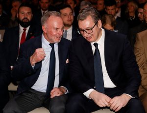 VUČIĆ PORUČIO LEGENDARNOM NEMCU: ‘Dobrodošli u veliku porodicu!’ (VIDEO)