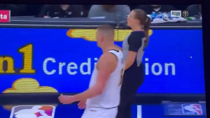 JOKIĆ POLUDEO NA ŽENSKOG ARBITRA: Sudija zaista jako loše delila pravdu, a Srbinu tehnička! (VIDEO)