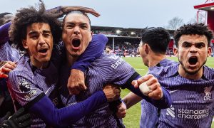 LIVERPUL SLAVI NUNJEZA: Redsi u 99. minutu stigli do velike pobede protiv Notingem Foresta! (VIDEO)