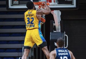 MAKABI OPRAVDAO ULOGU FAVORITA: Valensija poražena u Beogradu! (VIDEO)