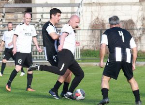 DULJAJ OPET TRESE MREŽE: Trener Partizana strelac u meču protiv bratskog kluba! (FOTO+VIDEO)