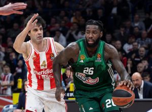 SRAMNO SUĐENJE U ARENI: Arbitri nisu priznali čist pogodak Miloša Teodosića! (VIDEO)