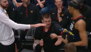 JOKIĆ NIJE SA OVE PLANETE: Srbin trpeo bolove, pokušao da sakrije povredu i upisao tripl-dabl! (VIDEO)