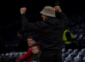 JAGO DOŠAO DA PODRŽI ZVEZDU PROTIV VIRTUSA: Evo kako izgleda Brazilac nakon operacije! (FOTO+VIDEO)