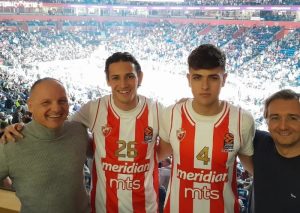 ZVEZDA IMA POSEBNU PODRŠKU: Mihini sinovi i brat bodre crveno-bele protiv Makabija! (FOTO)