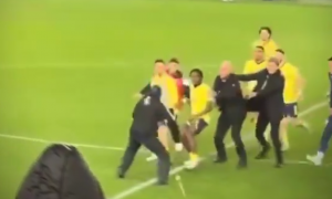 HRVATU OKRVAVLJENO LICE: Tadićev saigač izbio nož navijaču i sprečio veću tragediju! (FOTO)