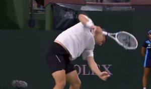 IZLIV BESA NA INDIJAN VELSU: Propustio nekoliko šansi da osvoji set, pa svu nervozu iskalio na reketu! (VIDEO)