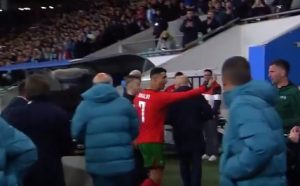RONALDO SE PONOVO OBRUKAO: Nije dobro podneo poraz od Slovenije, pa je bes iskalio na sudijama! (VIDEO)