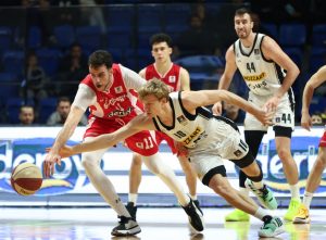 PARTIZAN SLOMIO ŽILAVE STUDENTE: Crno-beli se mučili, pa rutinski slavili u Morači!