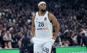 VRUĆ DOČEK ZA JABUSELEA: Grobari priredili „dobrodošlicu“ Francuzu, orilo se i ime bivšeg igrača Partizana! (VIDEO)