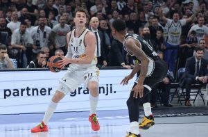 PARTIZAN NIJE USPEO DA SRUŠI KRALJA U PAKLU ARENE: Serija 21:2 i neverovatni Hezonja presudili crno-belima! (VIDEO)