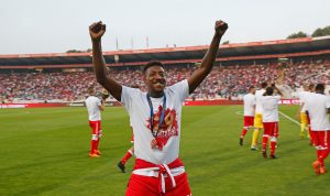 BIVŠI IGRAČI ZVEZDE POZVALI NAVIJAČE NA STADION: Mičel Donald se obratio na srpskom! (VIDEO)