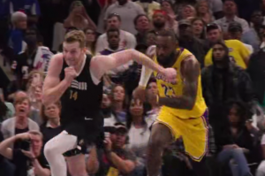 BIZARNA SITUACIJA U NBA LIGI: Lejkersi i Memfis zbog ogromnog propusta igrali 56 sekundi više! (VIDEO)